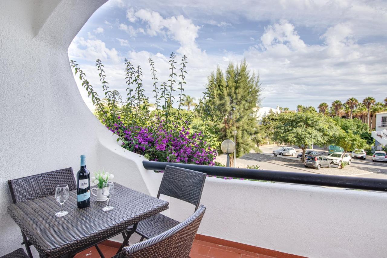 Seaside Retreat With Pool, Ac, And Fast Wi-Fi Lejlighed Albufeira Eksteriør billede