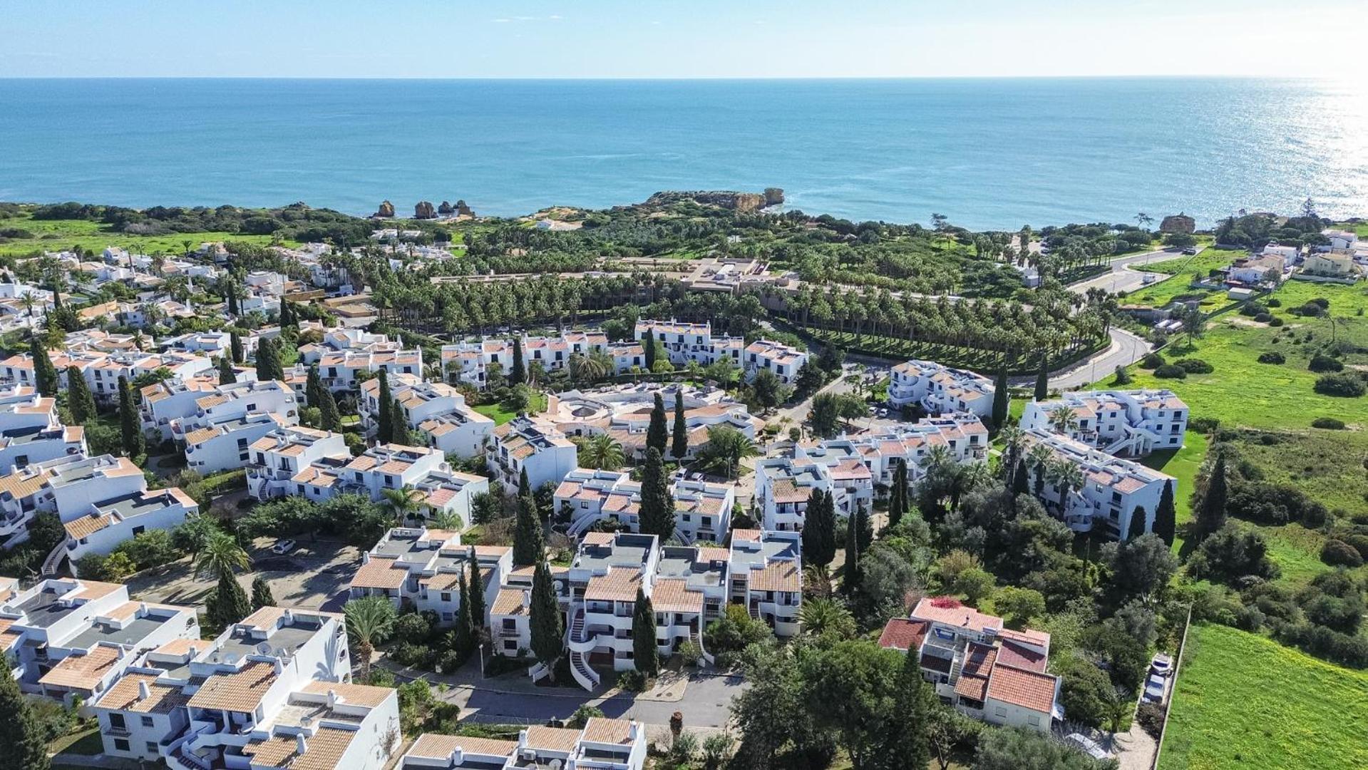Seaside Retreat With Pool, Ac, And Fast Wi-Fi Lejlighed Albufeira Eksteriør billede